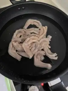 Make The foot of a duck step 1