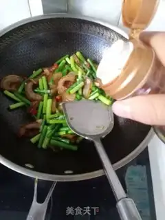 Make Yellow eggs step 2