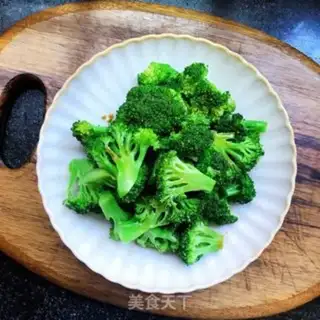 Make Tea and oil and broccoli step 4