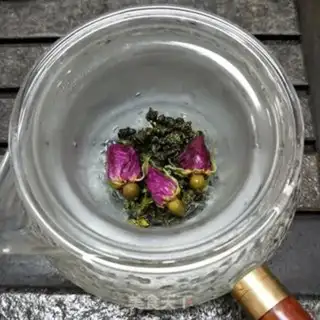 Make Rose green tea step 1