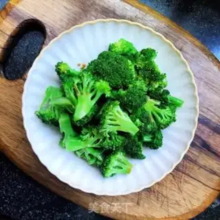 Make Tea and oil and broccoli step 5