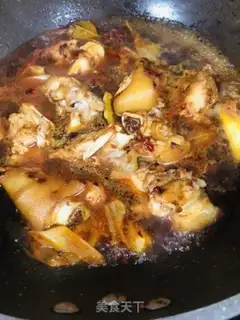 Make Slow-cooked pig hoof potatoes step 7