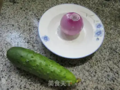 Make Onion cucumbers step 0