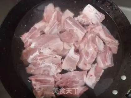 Make Ham ribs soup step 1