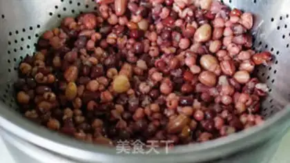 Make Bean fried eggs step 0