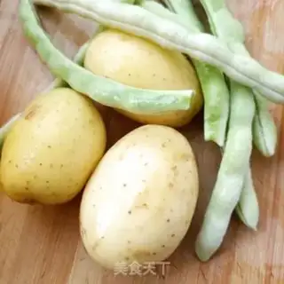 Make Plum stew potatoes step 1