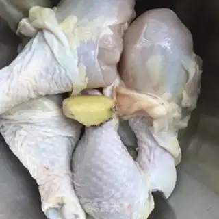 Make Onion chicken curry step 0
