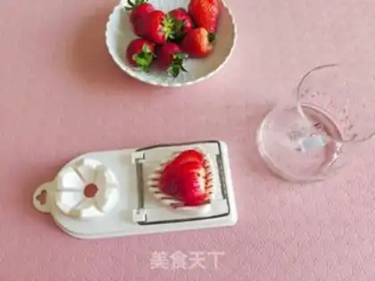 Make Strawberry Smutcher step 0