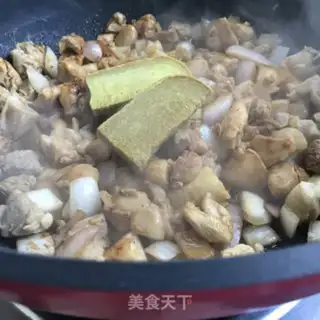Make Onion chicken curry step 3