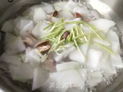Make Yellow clam and melon soup step 9