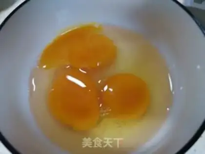 Make Scrambled eggs step 2