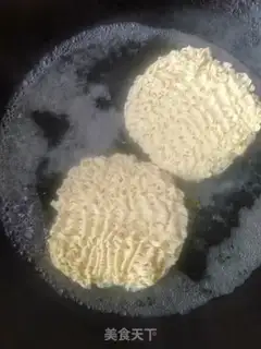 Make Garlic turkey noodles, lobster step 3