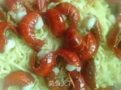 Make Garlic turkey noodles, lobster step 7