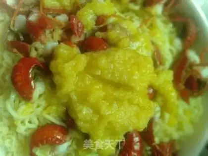 Make Garlic turkey noodles, lobster step 8