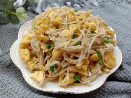 Make Golden fungus fried eggs step 6
