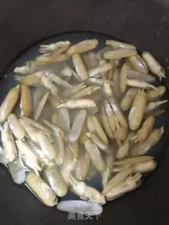 Make Hot cabbage and fried rice step 1
