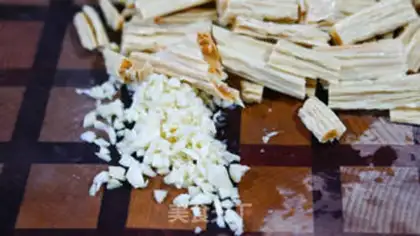 Make Garlic paste rotting bamboo step 3