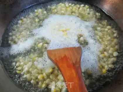 Make Pretzels of corn step 2