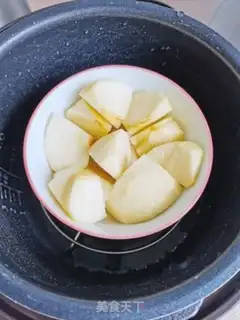 Make Honey apple cake step 1