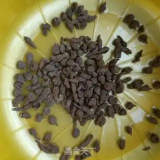 Make Three black porridges of gingo step 0
