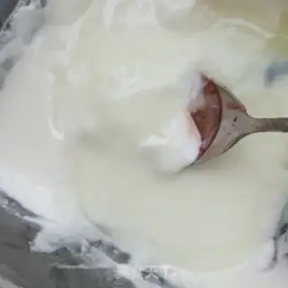 Make Strawberry jam shake step 2