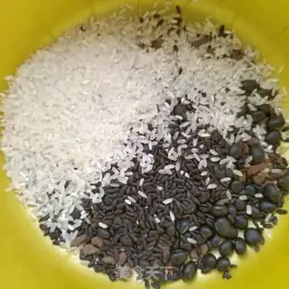 Make Three black porridges of gingo step 3