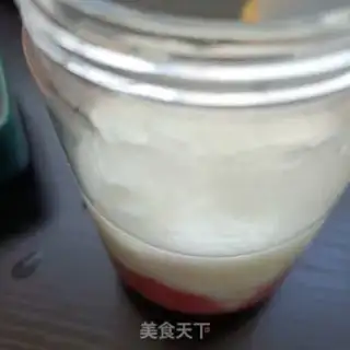 Make Strawberry jam shake step 3