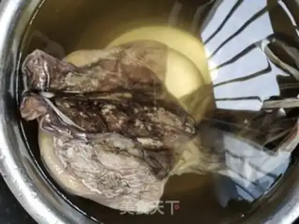 Make Onions fried fish step 0