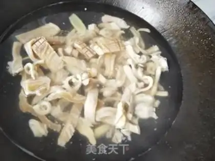 Make Onions fried fish step 3