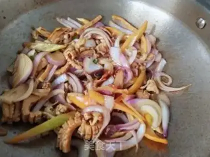 Make Onions fried fish step 11