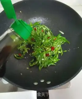Make Pepper fried eggs step 5
