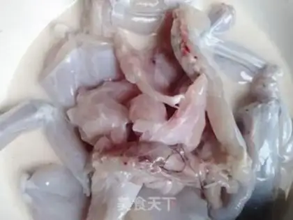 Make Boiled bull frog step 1