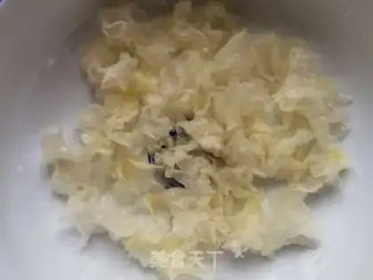 Make The silver ear of guacamole step 1