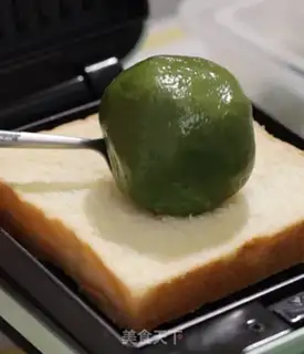Make Qingcheng sandwich step 1