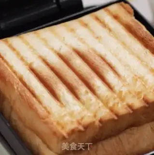 Make Qingcheng sandwich step 2