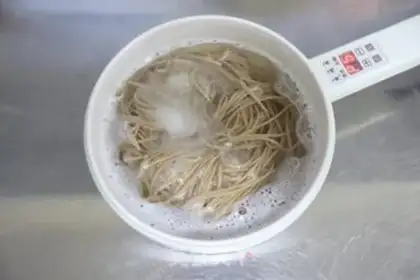 Make Low-fat, delicious pretzels step 1