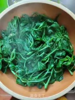Make Chili leaf egg soup step 3