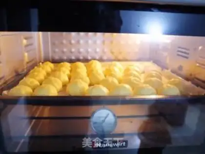 Make Mini cream puff step 8