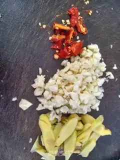 Make Spicy lobster step 1
