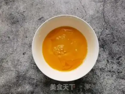 Make Eggs and cucumbers step 2