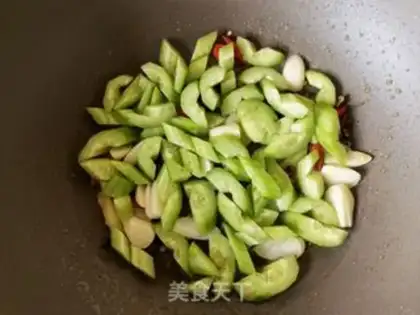 Make Eggs and cucumbers step 5