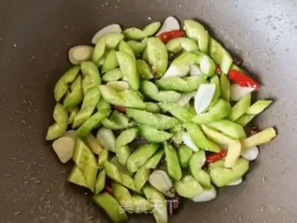 Make Eggs and cucumbers step 7