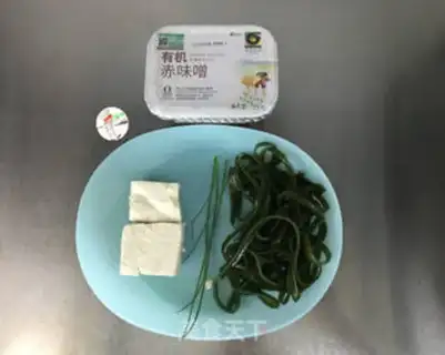 Make Tofu sea fragrance soup step 0