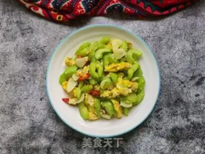 Make Eggs and cucumbers step 13