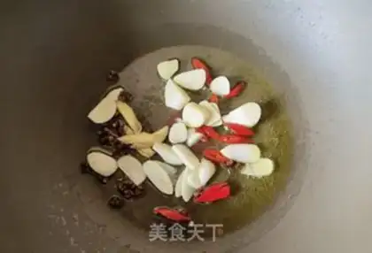 Make Olive-oiled cucumber step 3