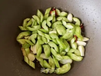 Make Olive-oiled cucumber step 5