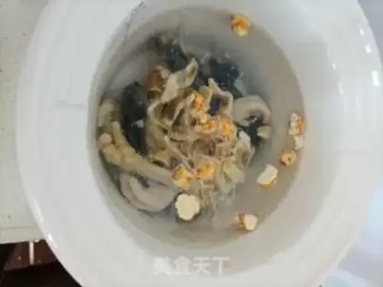 Make Chicken claw glue soup step 5