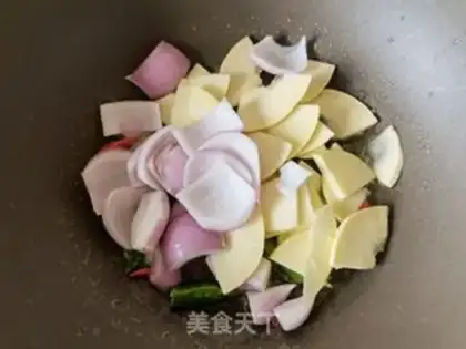 Make Onions fried melon step 3