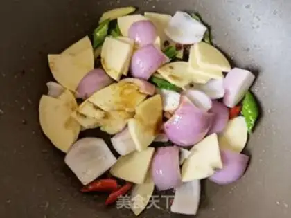 Make Onions fried melon step 5