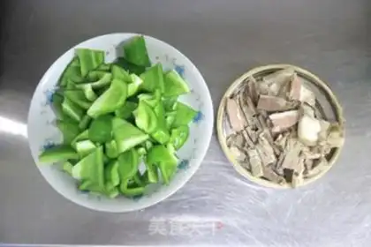 Make ♪ Back to the pot with pepper ♪ step 1